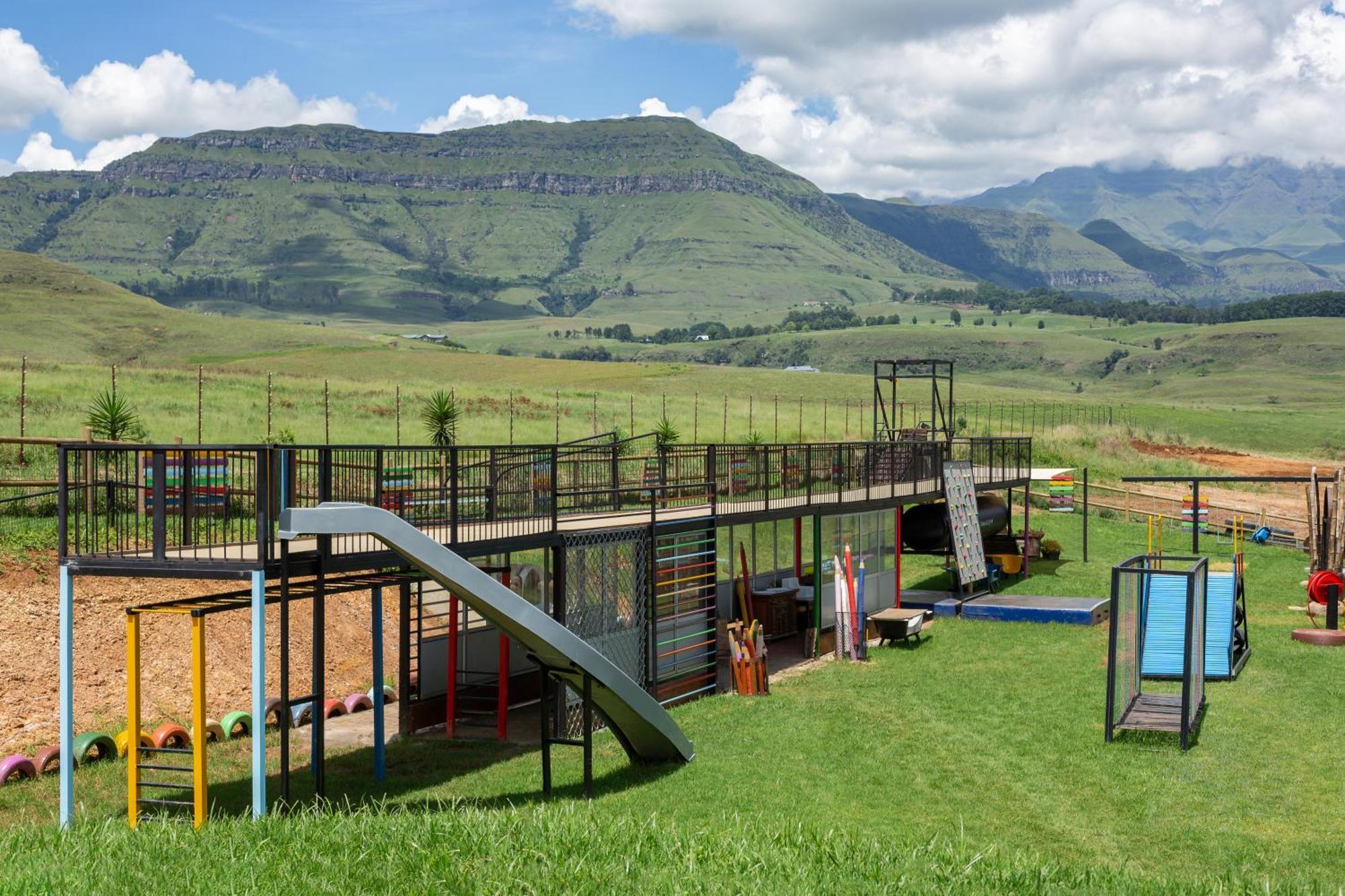 Dragonview Lodge Champagne Valley Eksteriør bilde