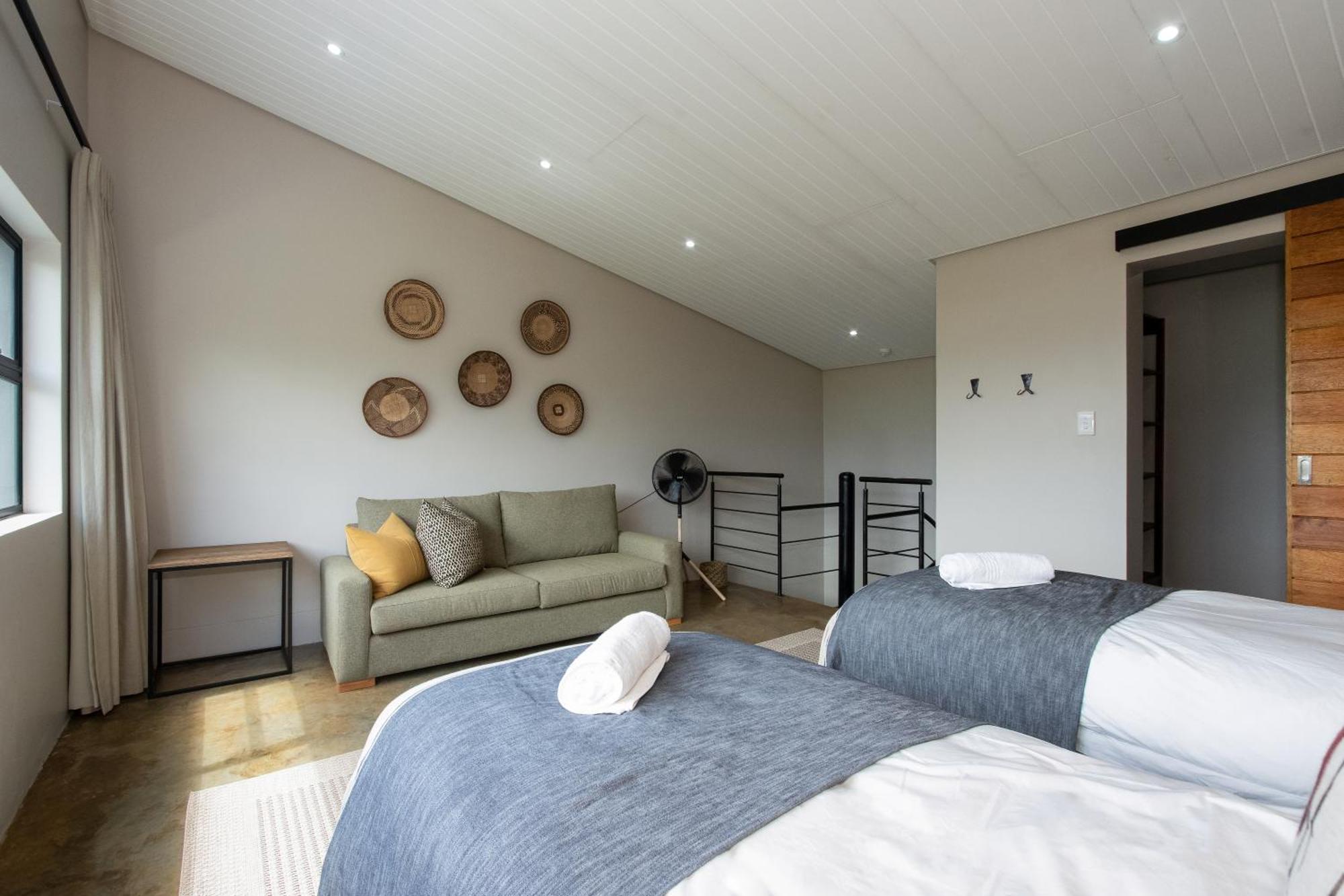 Dragonview Lodge Champagne Valley Eksteriør bilde