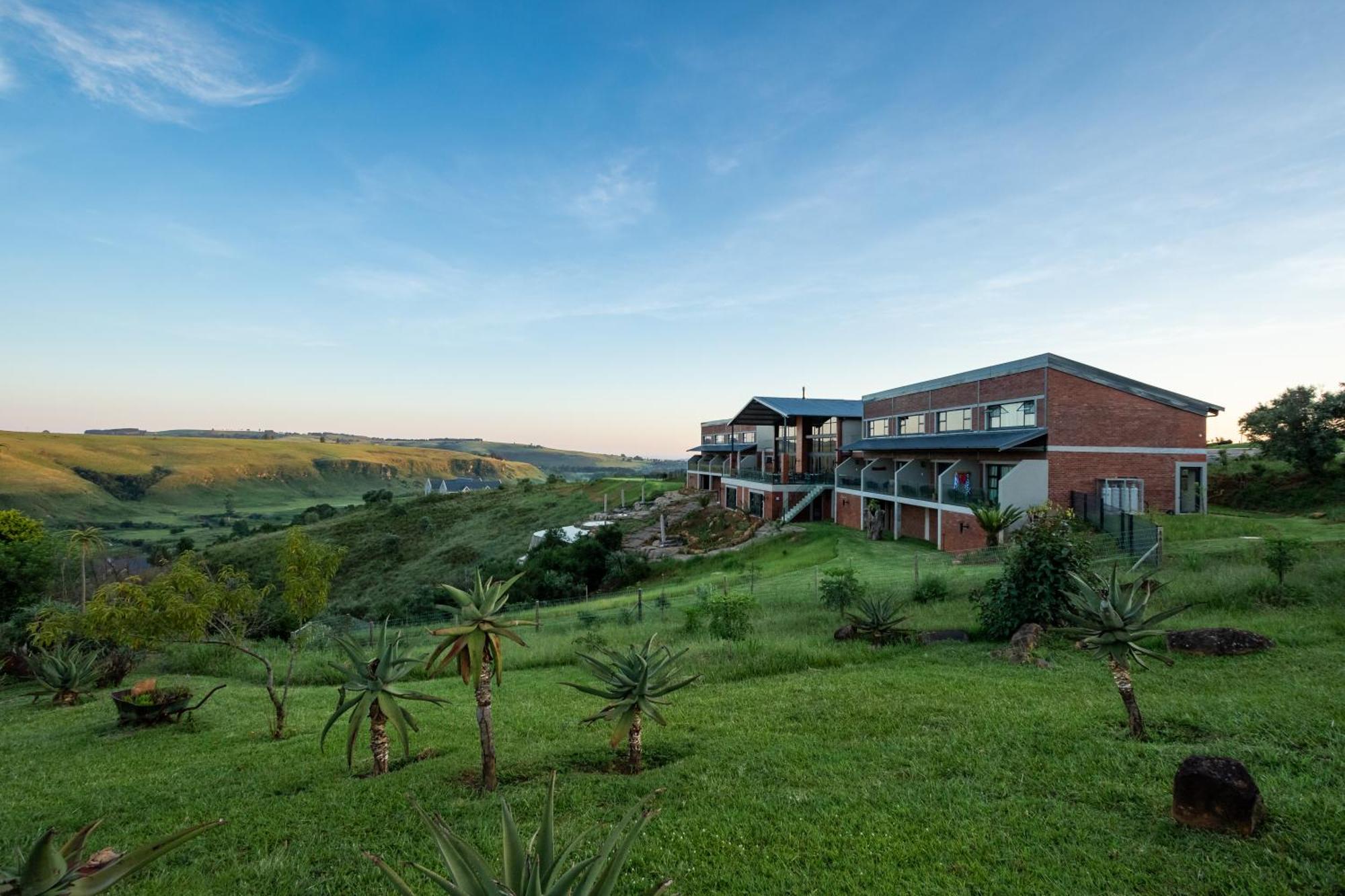 Dragonview Lodge Champagne Valley Eksteriør bilde