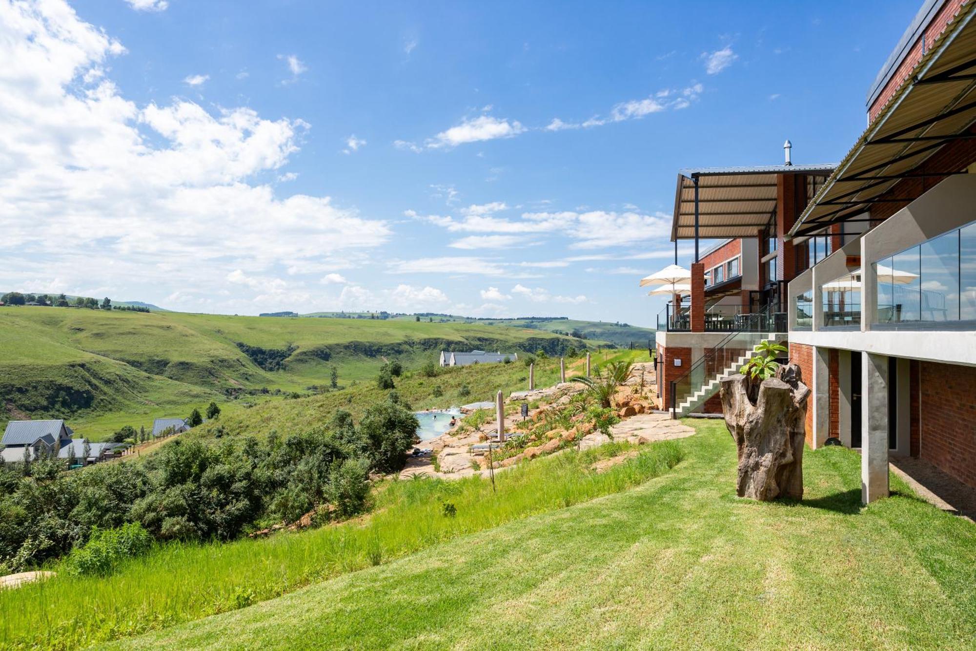 Dragonview Lodge Champagne Valley Eksteriør bilde